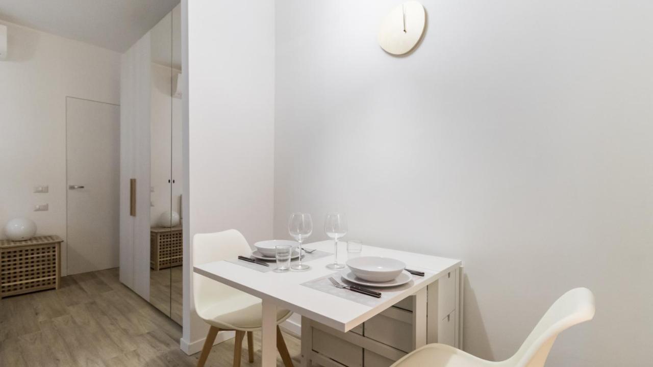 Italianway - Fara 1 Apartment Милано Екстериор снимка
